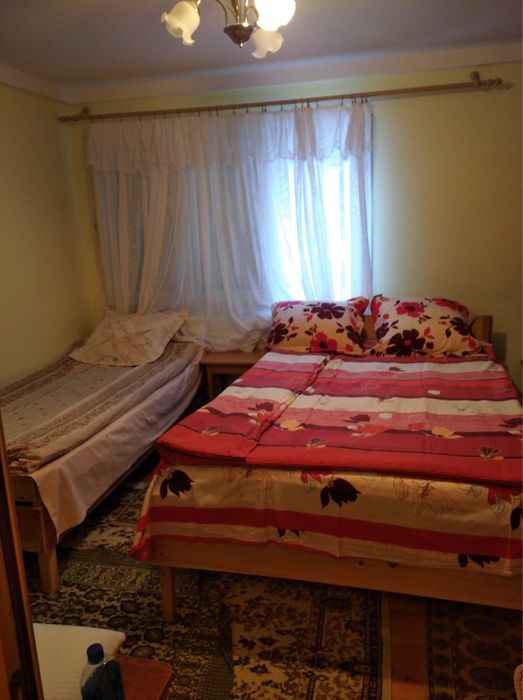 Camere de inchiriat Marisel, aproape de partie