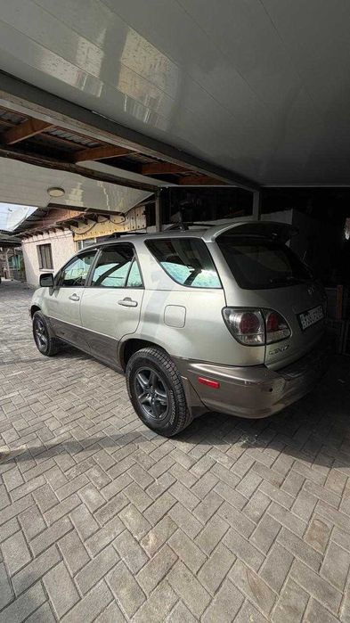 Продам Lexus RX300 год выпуска 2002