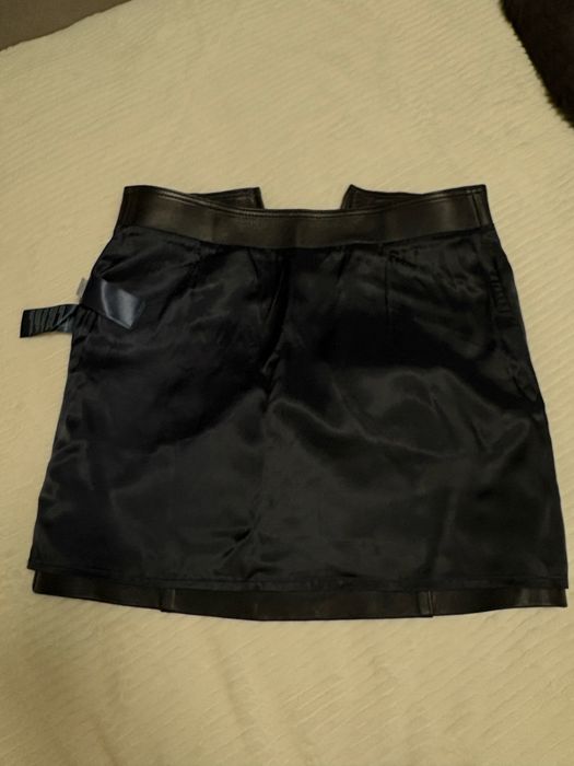 Черна кожена пола tommy hilfiger естествена кожа