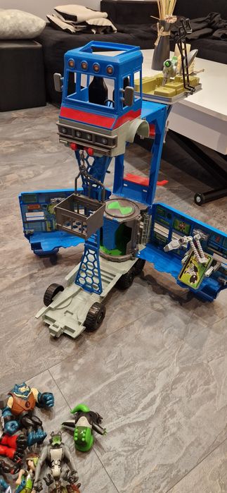 Каравана Ben 10 и герои
