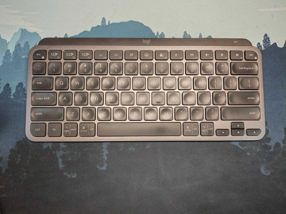 logitech klavitura sotiladi