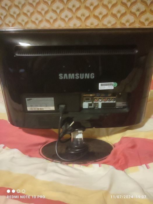 Tелевизор SAMSUNG