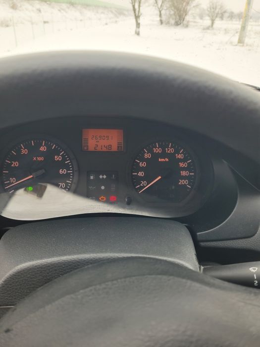 Vând logan mcv 2008