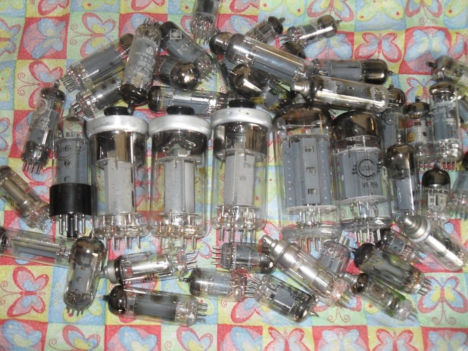 стари радио и телевизионни приемници