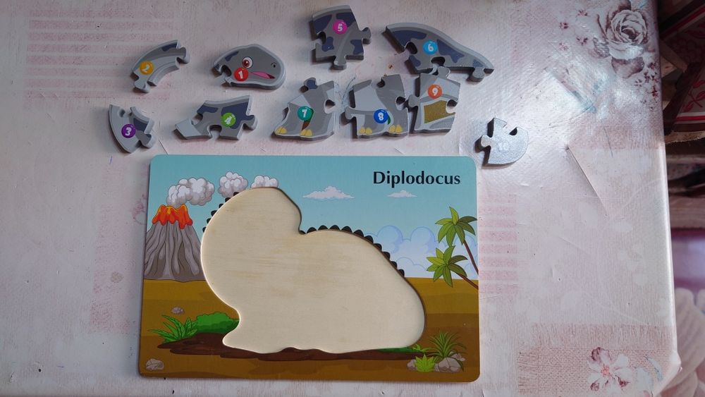 Развивающие игрушки для малышей-Вкладыши,Динозавр,цена за обе игрушки.