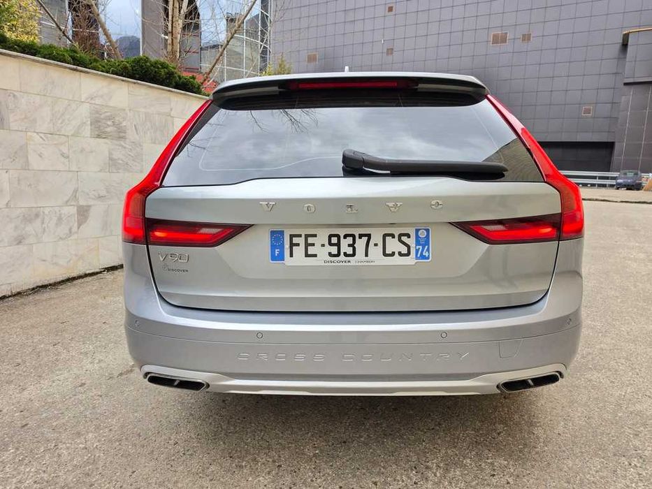 Volvo V90 Cross Country 2019 / 2.0 D4 190 CP AWD / 4x4 / Panoramic / Camera video / HUD