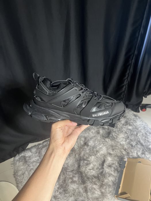 Balenciaga track