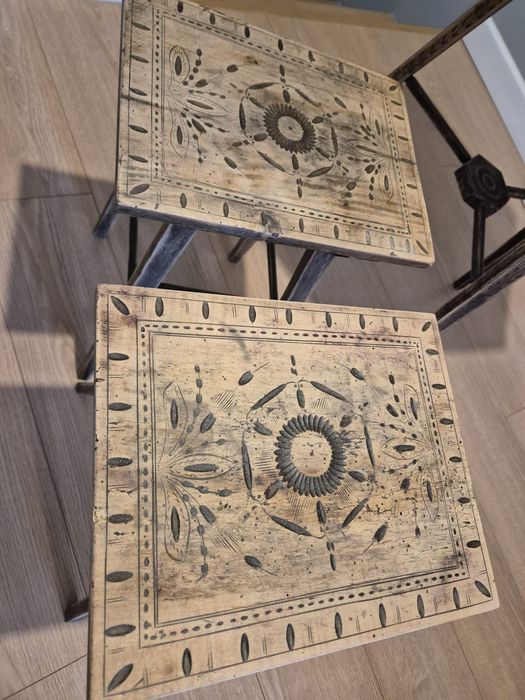 Superba masa saseasca, veche de zeci de ani, cu scaune