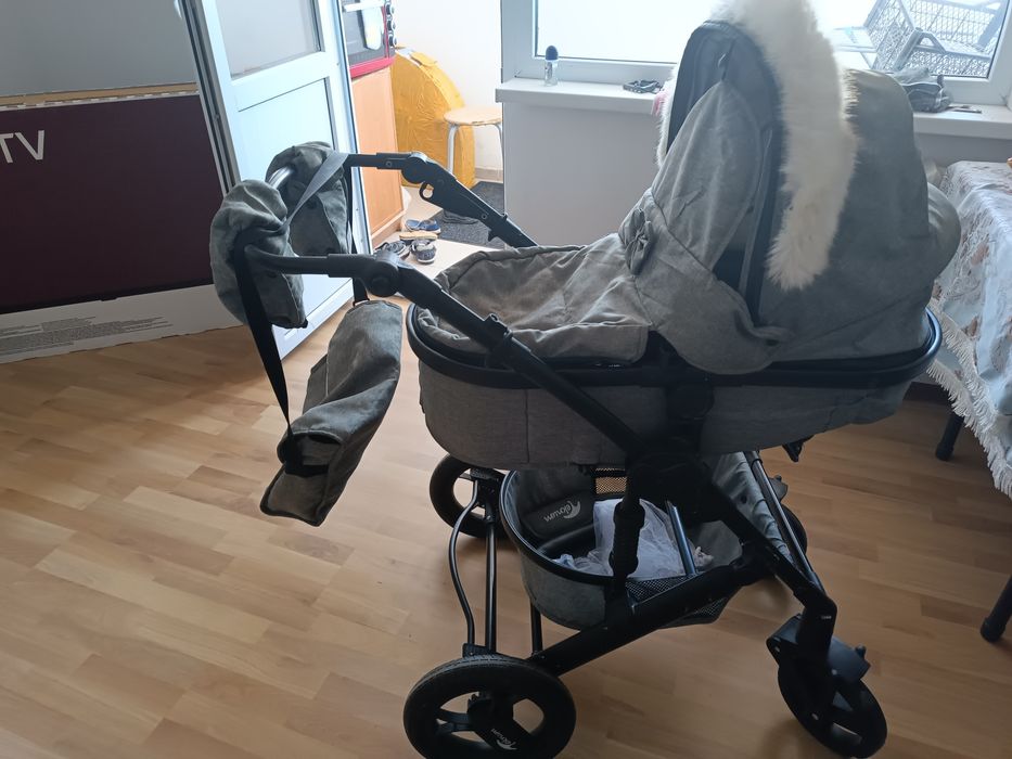 Коляска в хорошем состоянии