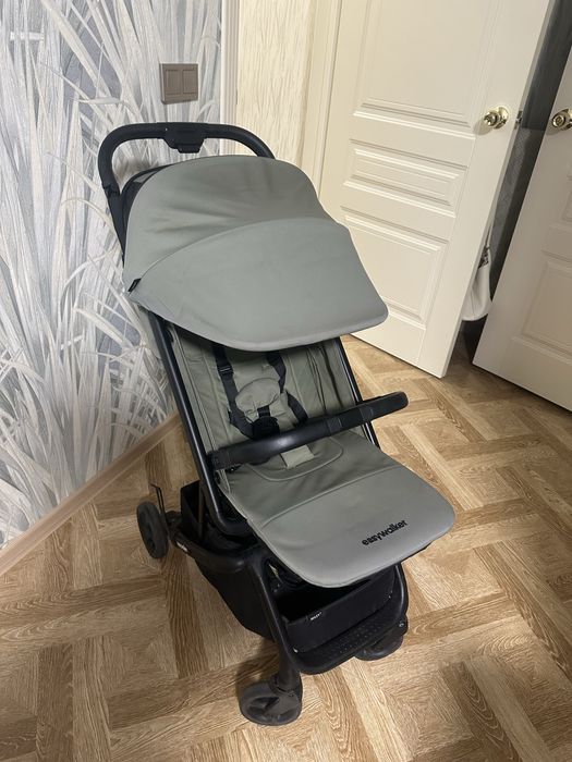Продается коляска Easywalker