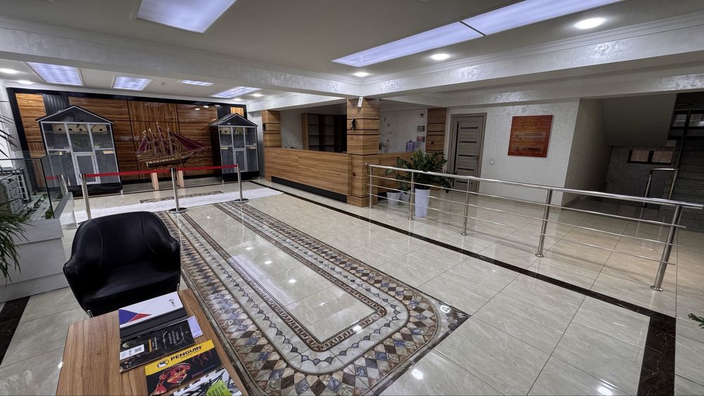 Офис биноси сотилади