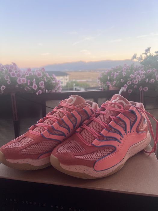 KD 18 stare foarte buna plus am si cutia originala (prețul este negociabil )