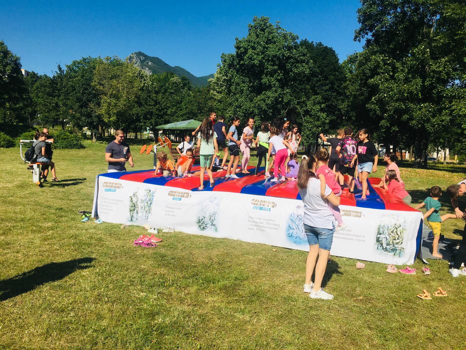 Изграждане, оборудване за детски парти центрове и кътове