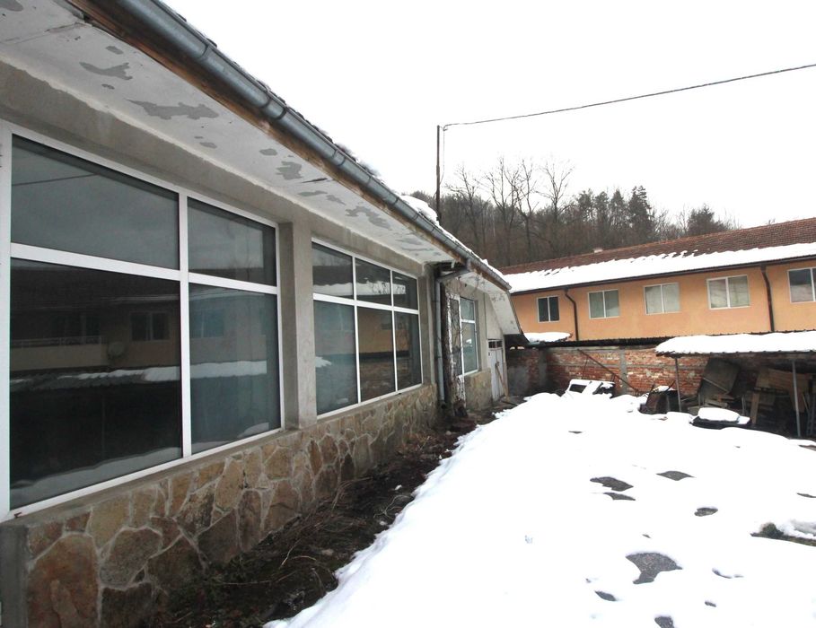 Дава се под наем Промишлена сграда в Габрово, Дядо Дянко - 180 кв.м за 408 € - Снимка #3