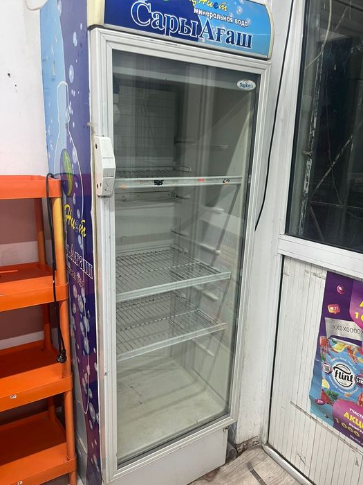 Холодильник витринный