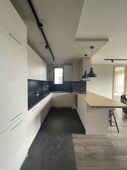 Дава се под наем Тристаен апартамент в София, Младост 4 - 100 кв.м за 980 € - Снимка #1