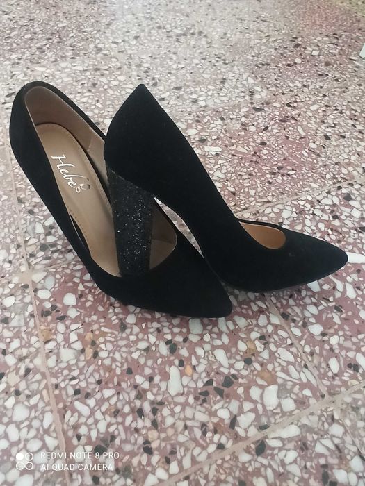 Pantofi negri model special