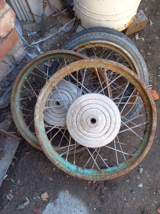 Колесо на мотоцикл