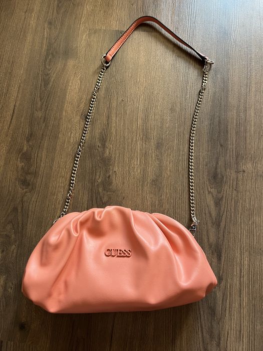 Оригинална чантa Guess