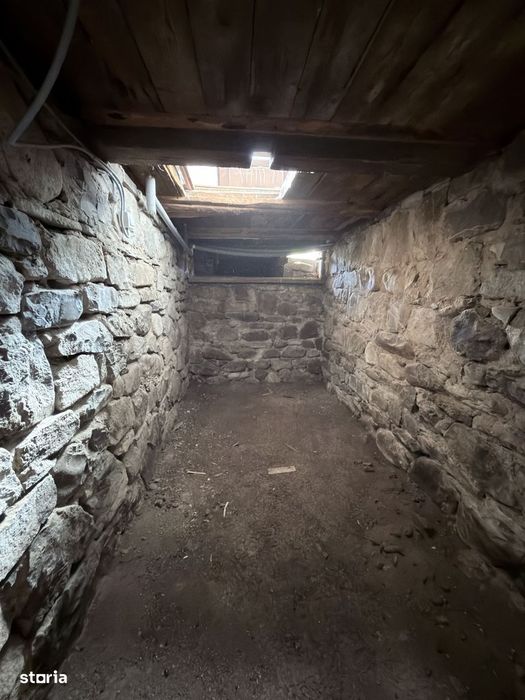 Casă cu 4 camere,2 bai, curte 529mp, toate utilitatile Breaza