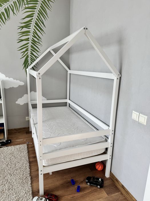 Продам кровать-домик