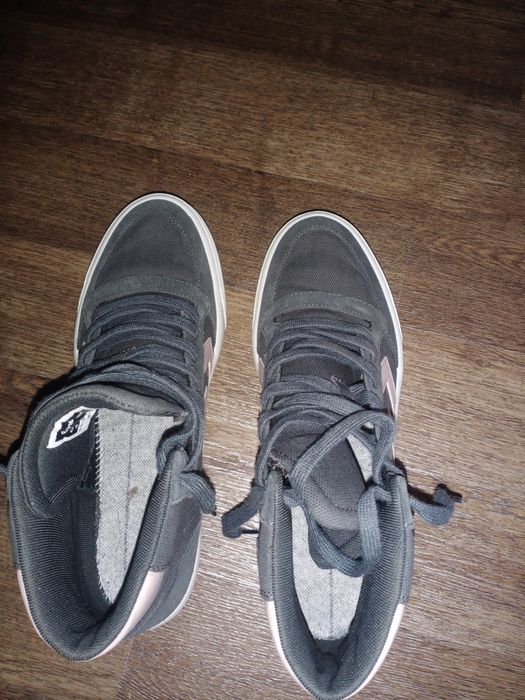 Продам кроссовки 42 европейский размер