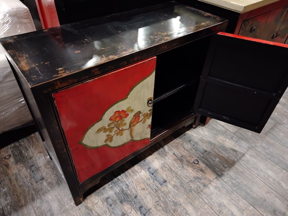 Тумба деревянная .