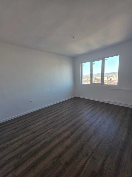 Тристаен апартамент в Надежда 2