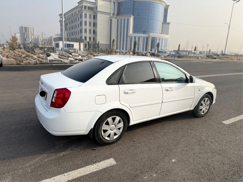 Срочно продается автомобиль Gentra