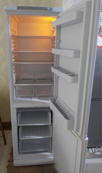 Продам стиральную машину и холодильник