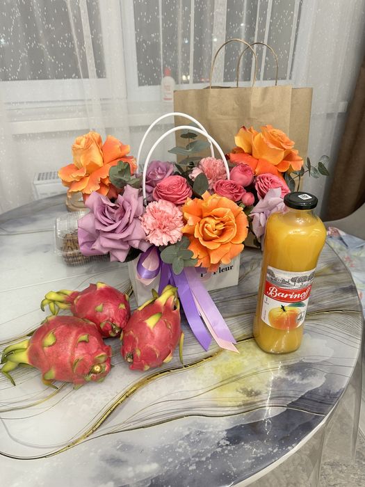 Продам цветочки в корзине