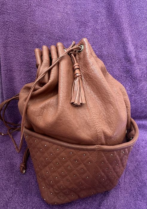 Geanta mica din piele de culoare maro de la Kane M