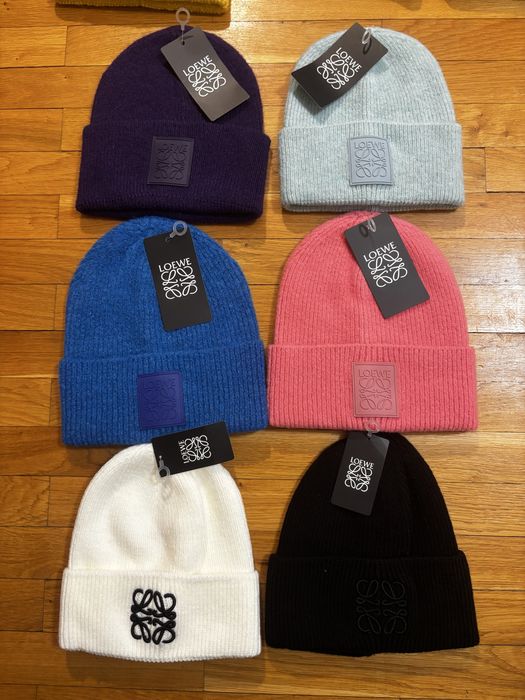 Шапка Calvin Klein, Loewe, Celine