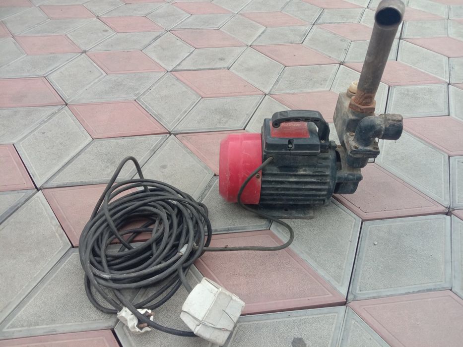 Продам электродвигатель для полива