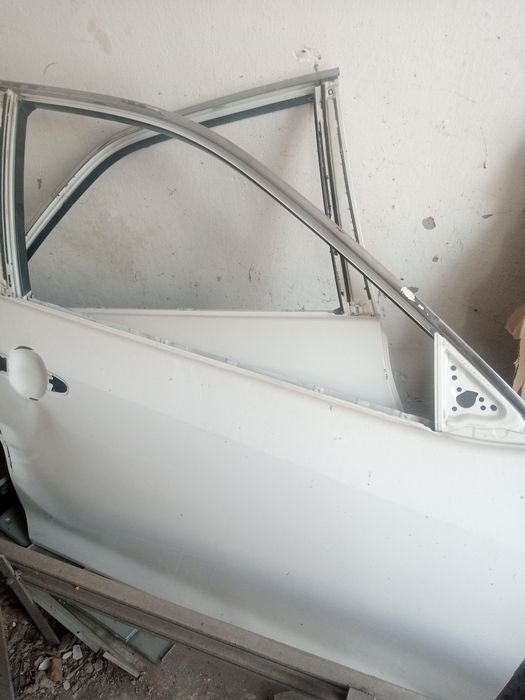 Продам двери от камри