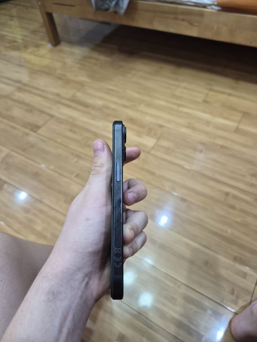 iPhone 15  128 гб