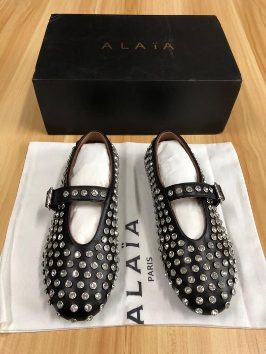Balerini Alaïa negri noi