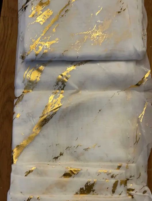 Perdele albe cu imprimeu auriu model marble,marmorat