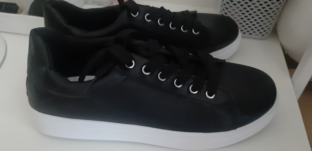 Продам новые кеды