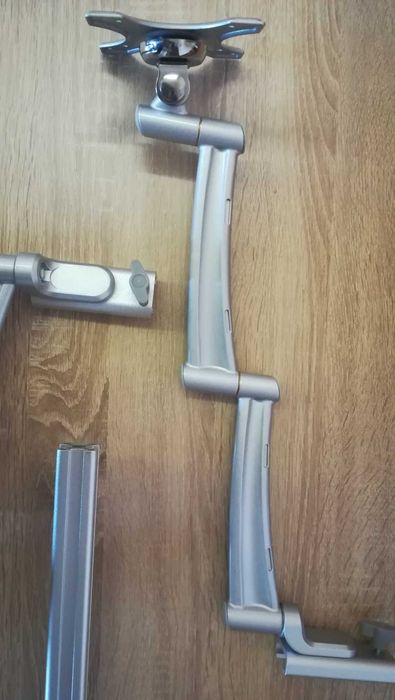 Двойна стойка за монитор