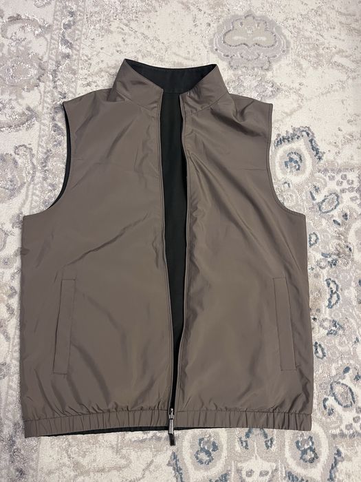 Продам жилетку Corneli