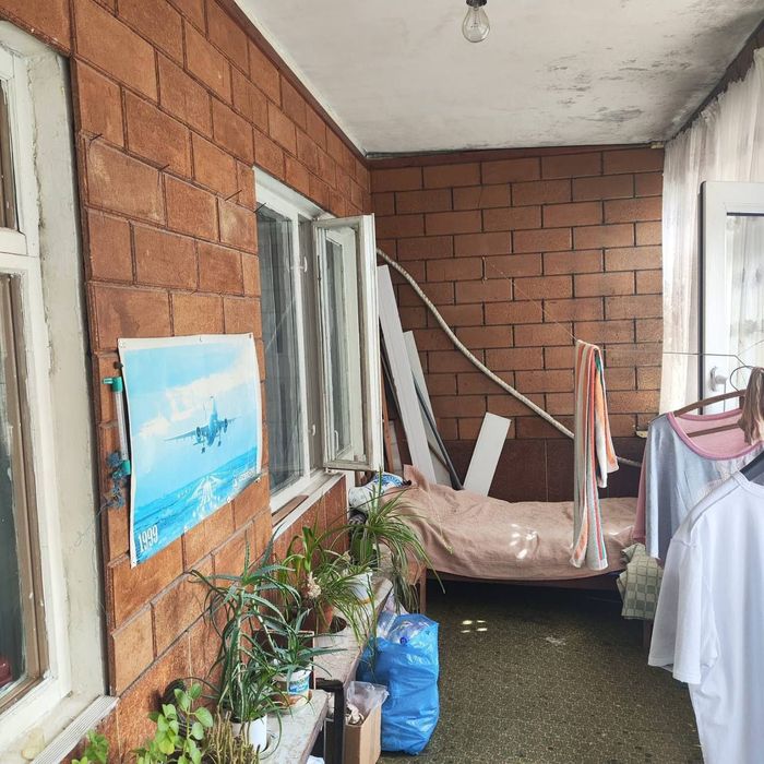 3 ком. квартира, 3/5/5. Сергели 3. Дом панельный. Метро - 300 м!