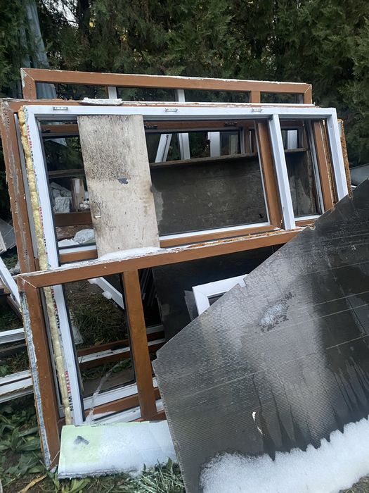 окна пластиковые тонированные