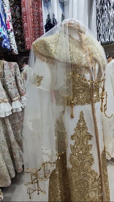 Ansambil kelinlar koʻylagi kelinlar uchun