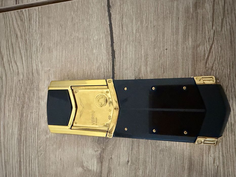 Telefon Vertu Signature