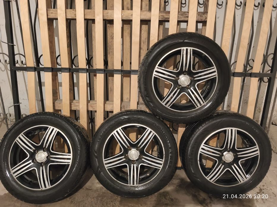 Титановые диски с летними шинами на R 15