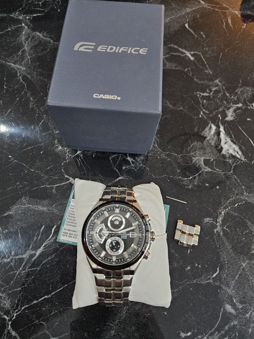 Часовник casio edifice