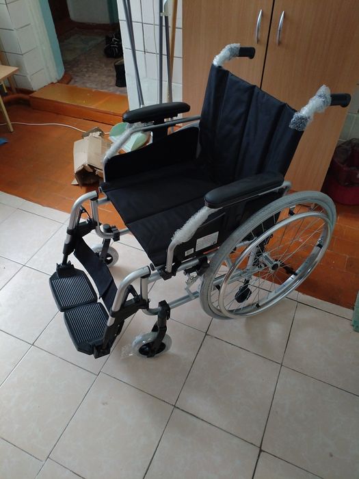 Продам кресло коляску для инвалидов