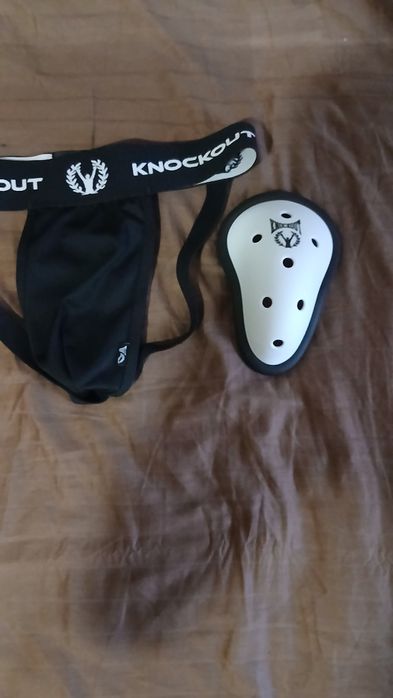 Vand cochilie protectie testicule