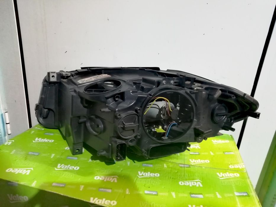 Фар фарове за BMW F10 F11 / БМВ 5 Ф10 Ф11 - H7 H7 + LED.